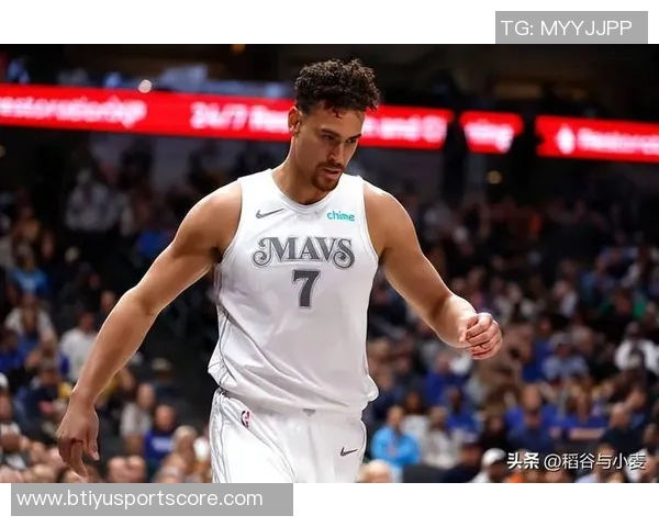 德怀特鲍威尔以身作则展现职业素养引领球队奋发向上 德怀特鲍威尔以身作则展现职业素养引领球队奋发向上