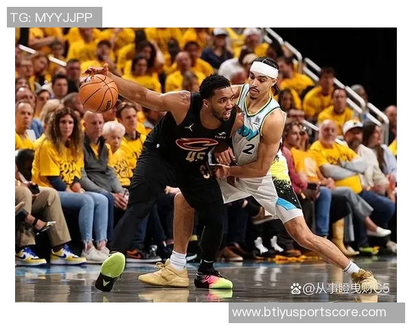 米切尔回应下半场零分表现称双腿沉重并无大碍