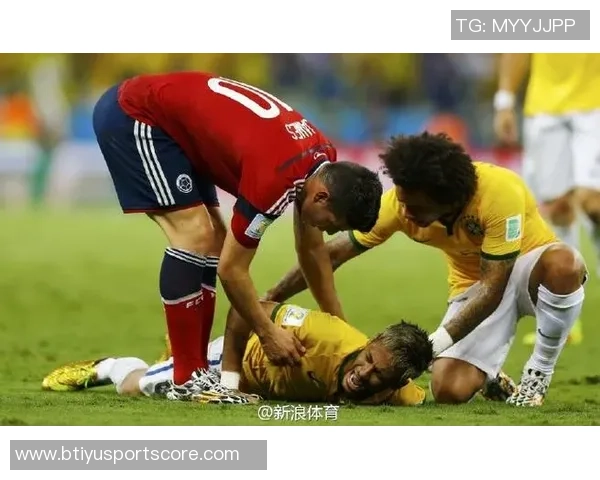 内马尔遭遇无接触拉伤痛苦倒地队医紧急救治后顽强回归赛场